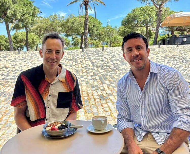 André Pedroso y Pedro Artur - Casa Do Açai